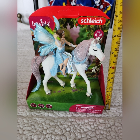 Schleich bayala Fairy Princess Eyela with Sparkly Unicorn Toy - Picture 5 of 6